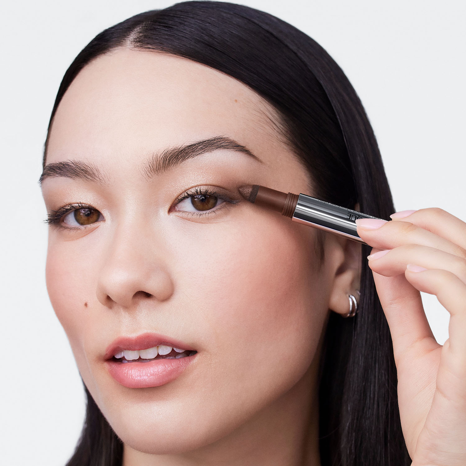 HIGH IMPACT SHADOW PLAY™ SHADOW + DEFINER (SOMBRA PARA OJOS DE DOBLE PUNTA)
